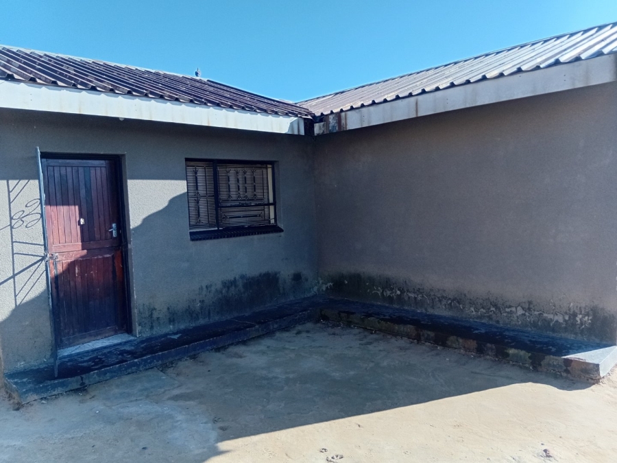 3 Bedroom Property for Sale in Phuthaditjhaba Free State
